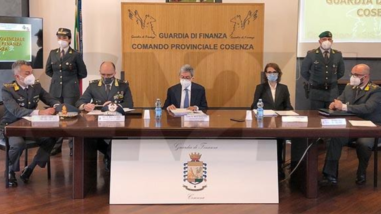 operazione-sistema-cosenza-indagati-15-dirigenti-asp
