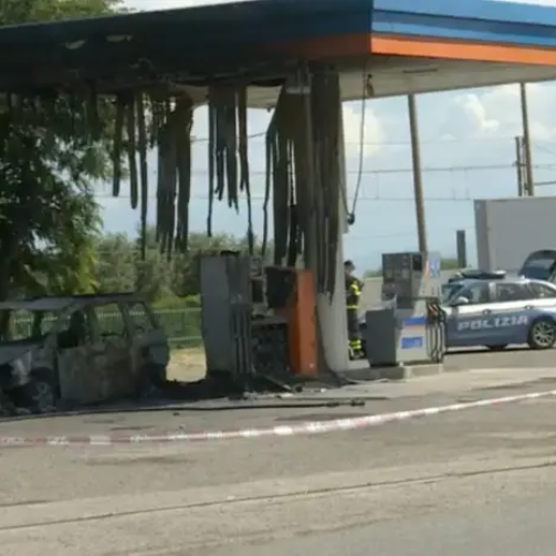 foto-benzinaio-jpg-jpeg